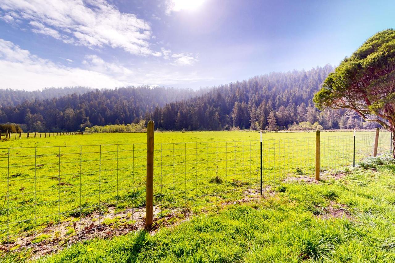 Redwood Farmhouse In The Orick Valley Buitenkant foto